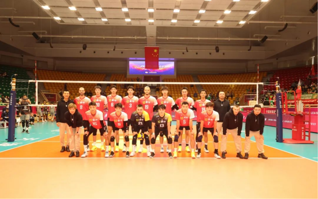 <b>�ӱ�������������ǰ����һʤһ������������ȡ���µ�ͻ��</b>