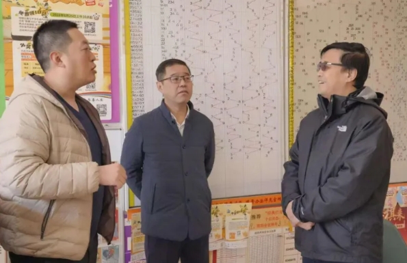 �ӱ���ʾ۽���������չ����ǿ���л����񹲺͹�������������