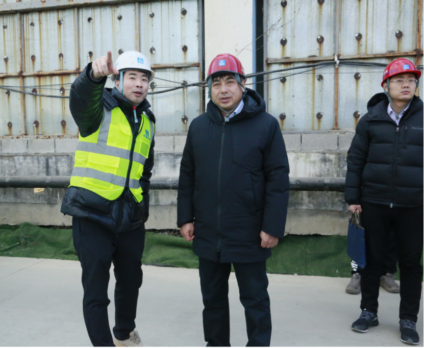 <b>���븰�ػʵ����гԹ���
�ص���Ŀ�����ƽ����</b>