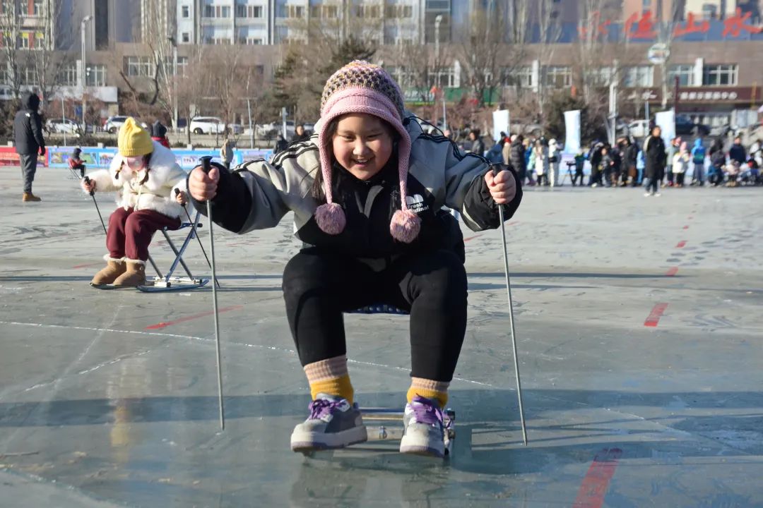 ���ڱ�ѩ����С�������֡���ѩ���Ӽ��껪��ڳе���Բ������