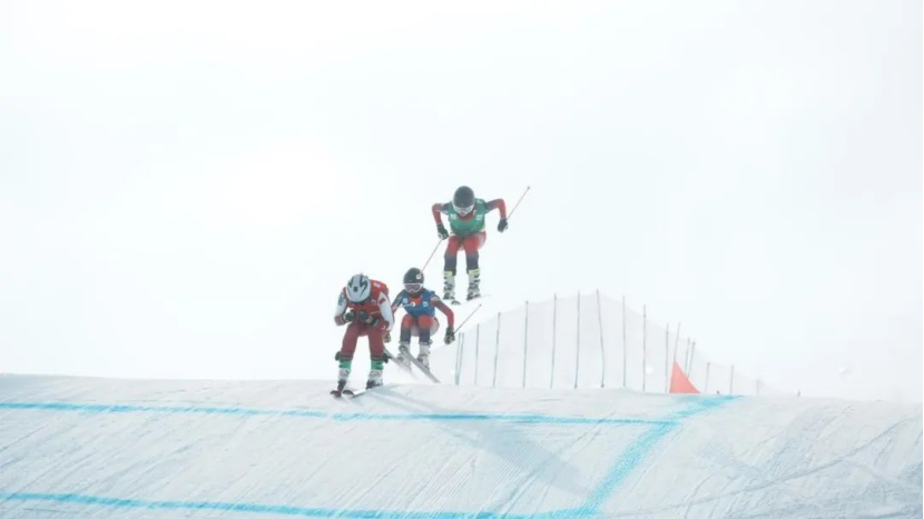 <b>�ӱ��˶�Ա����ǰ����2024-2025����ȫ������ʽ��ѩ�ϰ�׷��ھ���Բ������</b>