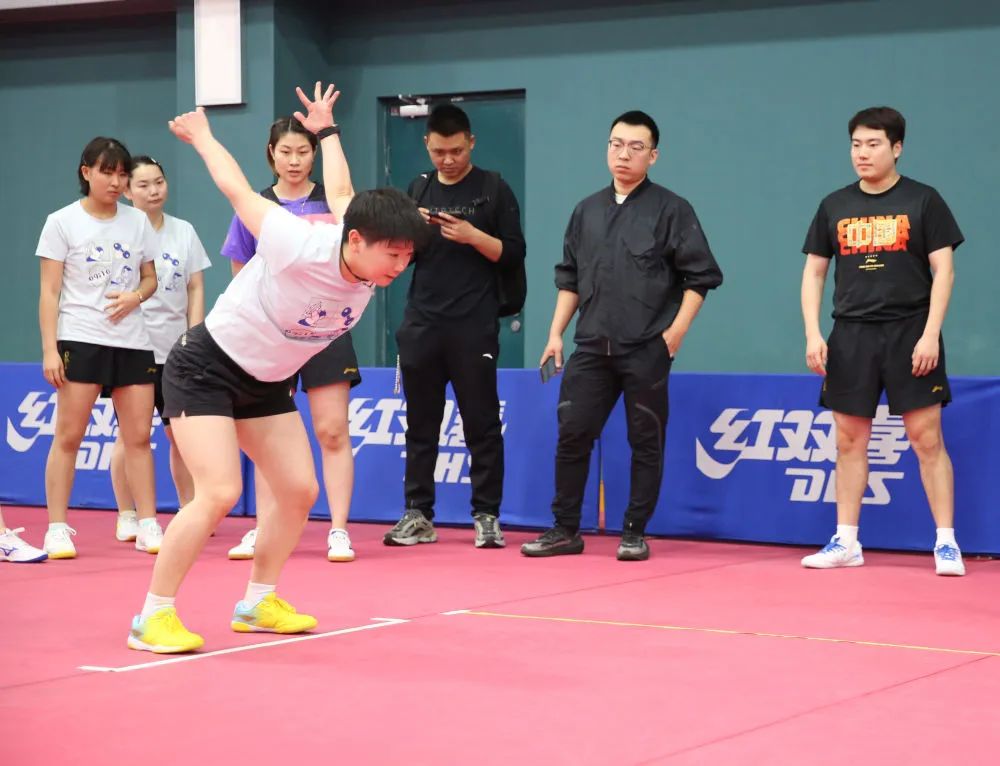 ʮ���˻�ƹ������Ŀ���ܲ���ȫԱ���� ��ӱɯ����״̬����