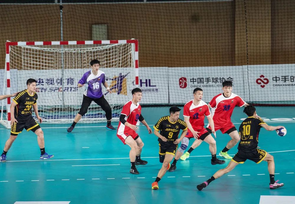 �й��������򳬼�����Ǩ�������չ�