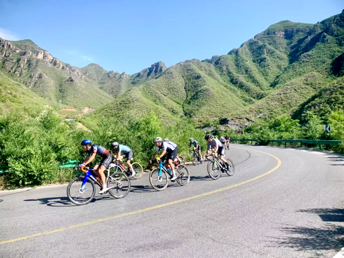 ���ص����������·���г���Բ����Ļ�������ںϸ���ȫ�������·�չ