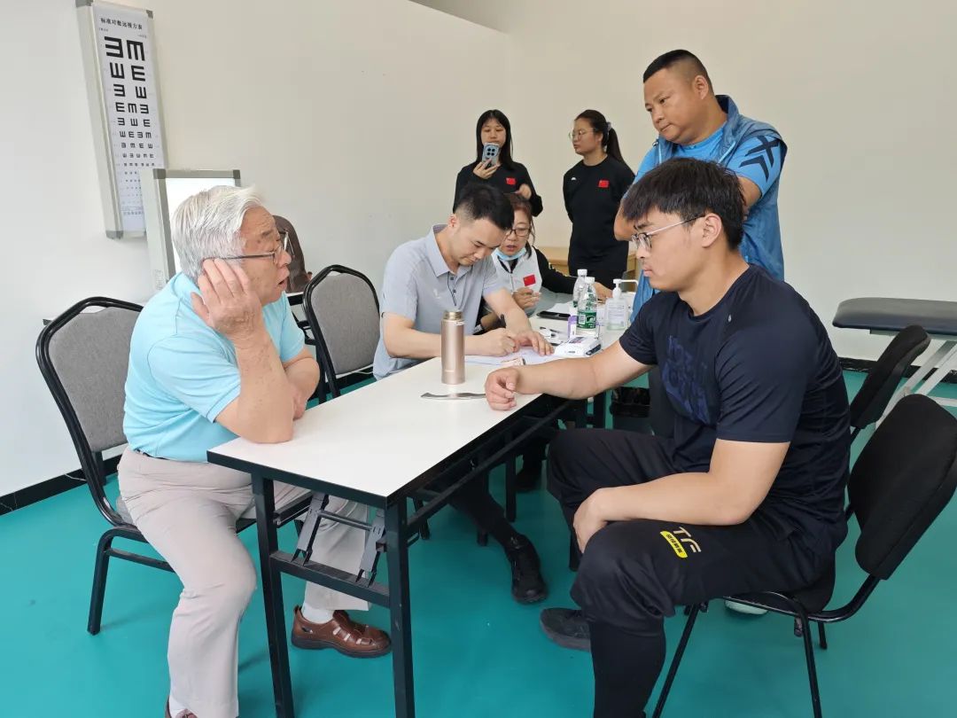 �������չ�ص��˶�ԱѲ�﹤��