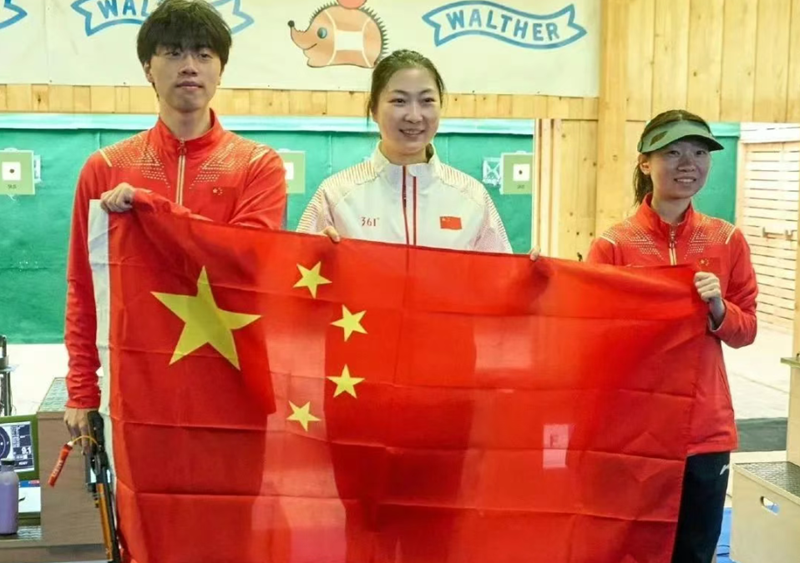 <b>�ӱ�С����������������������������籭10������ǹ���Ŷ��</b>