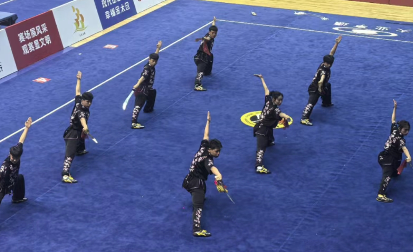 �������������¶�����ھ�����ʮ�Ž�ȫ������֮��������·�����չ�